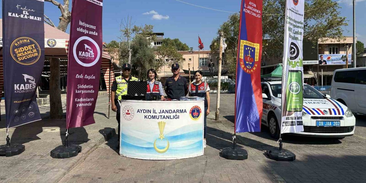Jandarma ekipleri festivalde vatandaşları bilgilendirdi