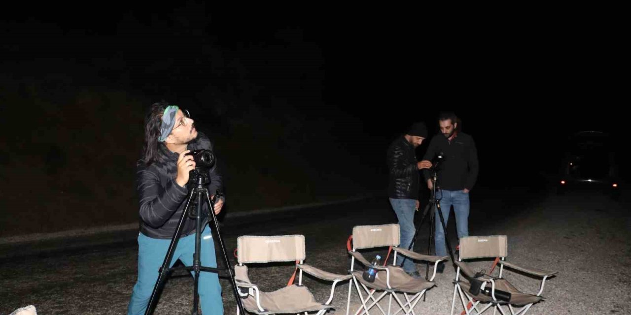 Tokat’ta meteor yağmurunu çekmek isteyen fotoğrafçılar bulutlara takıldı