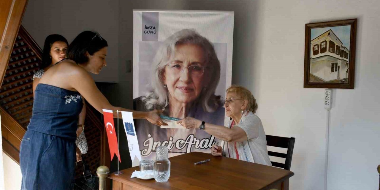 Usta yazar Aral okurlarıyla buluştu