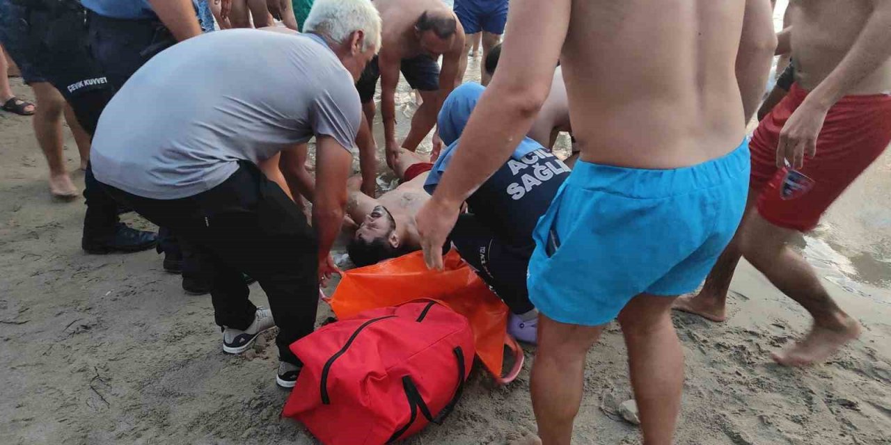 Kuşadası’nda boğulma tehlikesi geçiren bir kişi kurtarıldı