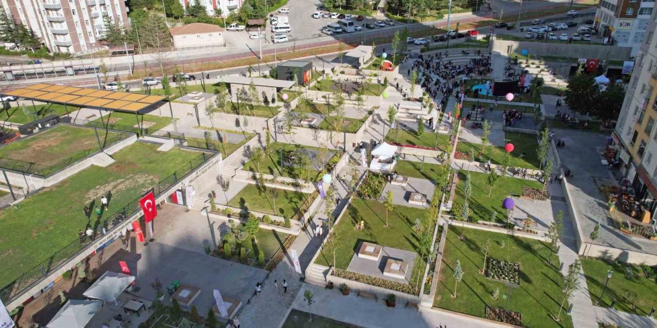 Mevlana Meydanı’na Görkemli Açılış