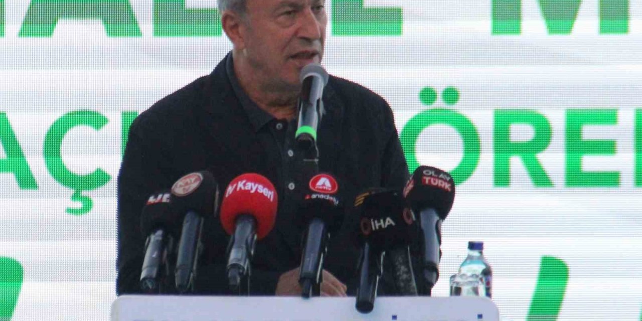 Hulusi Akar: "Teröristlerin hiçbir şekilde yaşama şansı yok. Ya adalete teslim olacaklar ya da yok olup gidecekler"