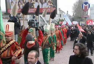 'Muhteşem'' mehteranlı protesto!