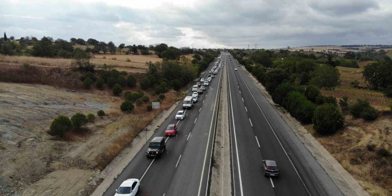 Tekirdağ-İstanbul yolunda yoğun trafik