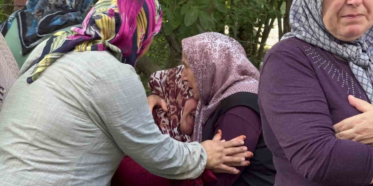 Zonguldak’ta kızı tarafından vahşice katledilen anne toprağa verildi