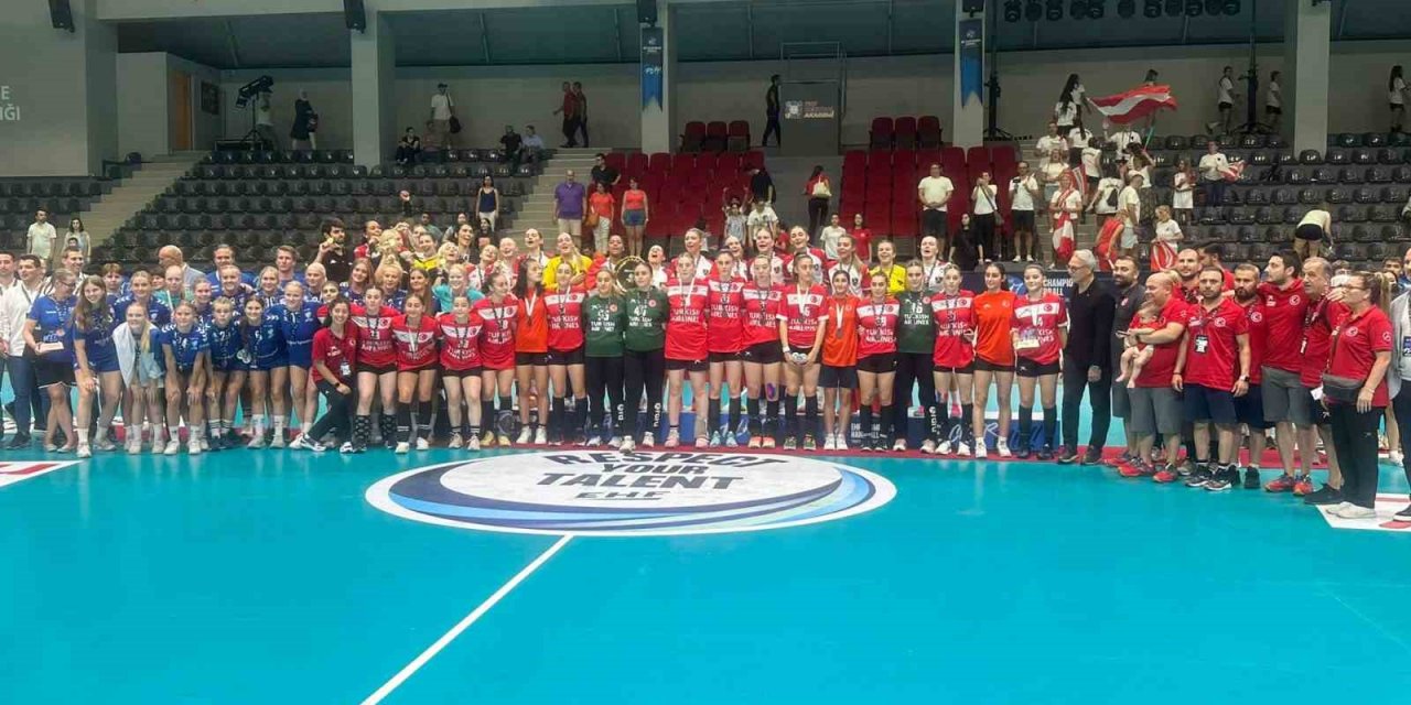 THF Başkanı Kılıç: “İnşallah önümüzdeki turnuvaları şampiyon olarak bitireceğiz”