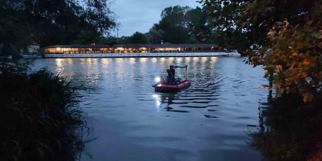 Düştüğü öne sürülen kişinin Sakarya Nehri’nden cansız bedeni çıktı