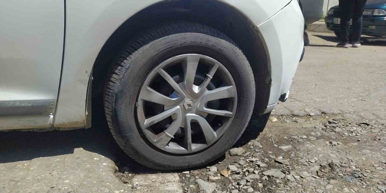 Küçük Oto Sanayi Sitesi esnafı bozuk yollarına kalıcı çözüm istiyor