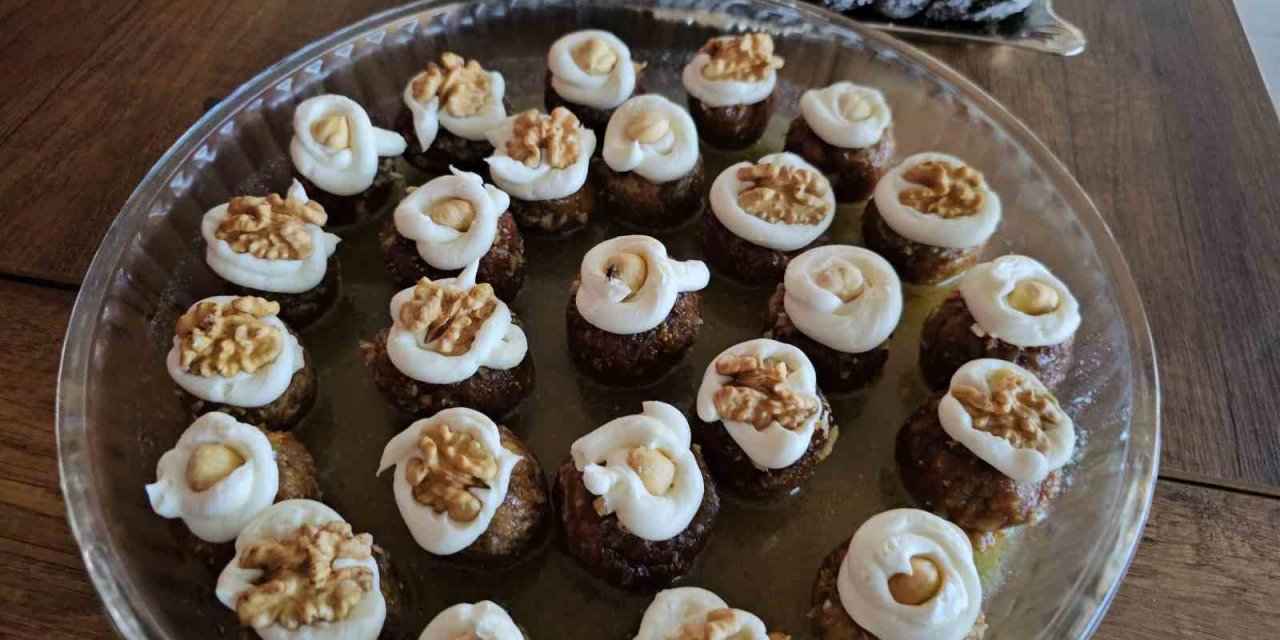 Buharkent’in taze inciri en tatlı haliyle yarıştırıldı