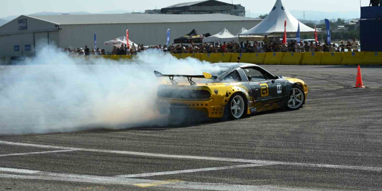 Driftin en iyileri Bursa’da sahne aldı...Kaza anları kamerada