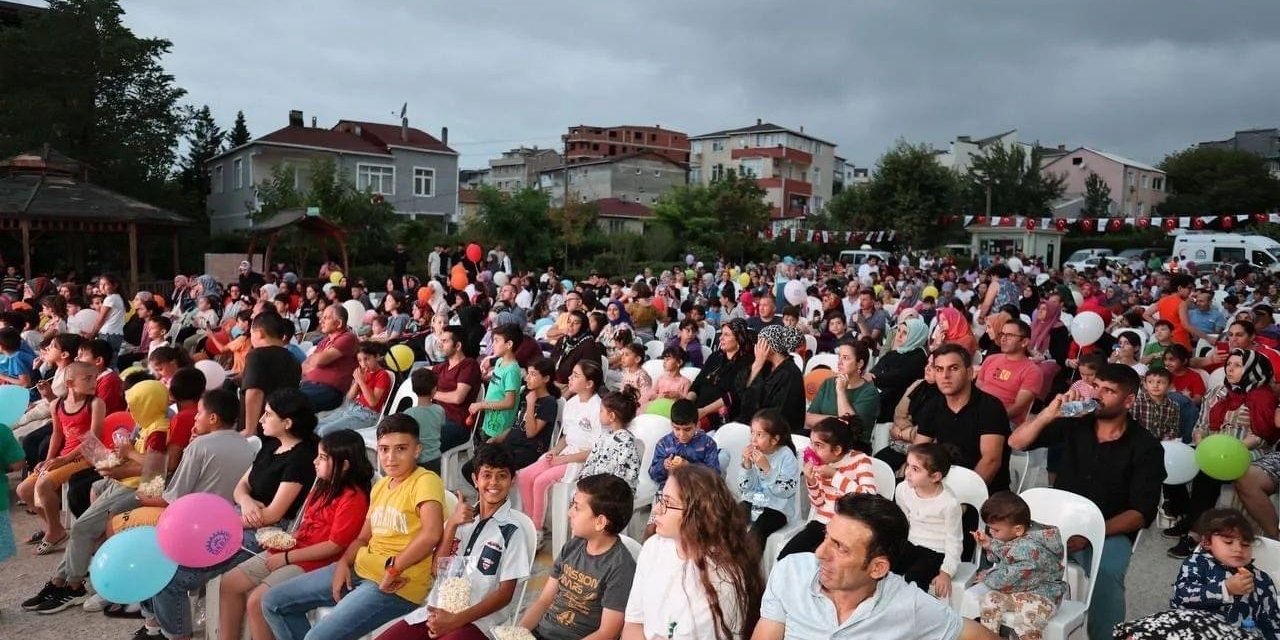 Sinema Gebze sokaklarını dolaşıyor