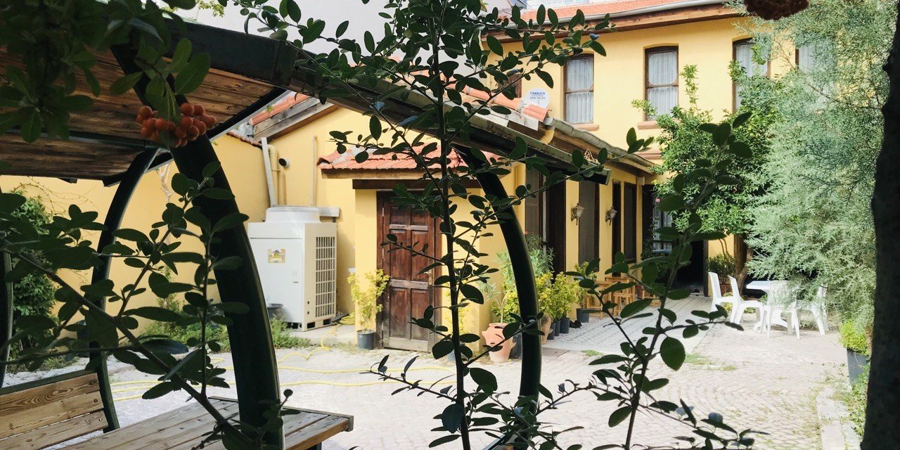 Hem Kur’an öğreniyorlar hem de sanatın her alanını