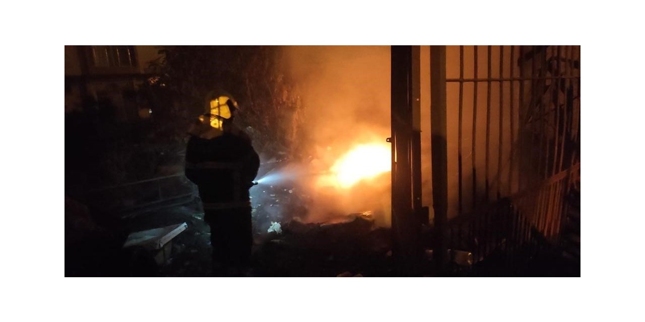 Hurdalık yangını söndürüldü