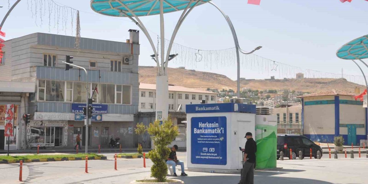 Cizre alev alev yanıyor