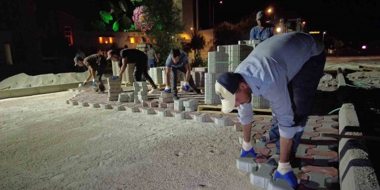 Isparta Belediyesi kaldırım yenilemede kendi ürettiği taşları kullanıyor