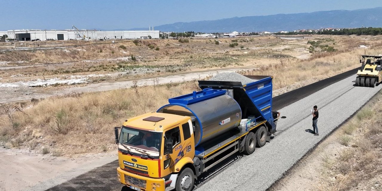 Burhaniye’ de 11 mahalleye 10 bin metre kare sathi kaplama