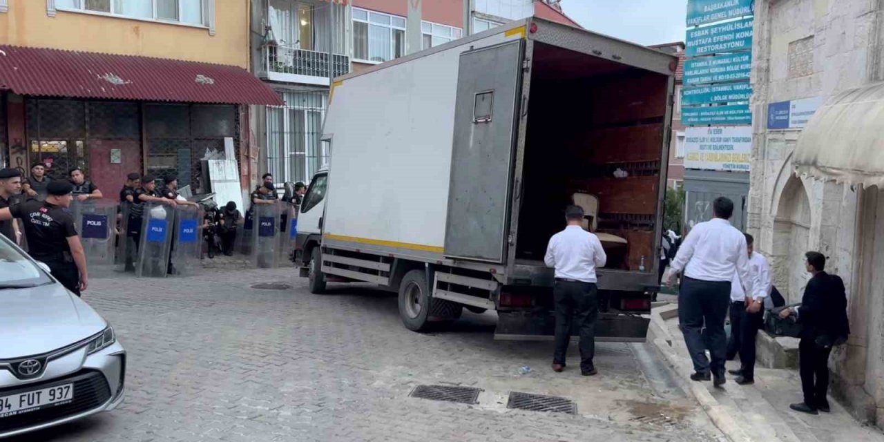 Eyüpsultan’da sözleşmesi biten yurt ekipler tarafından boşaltıldı