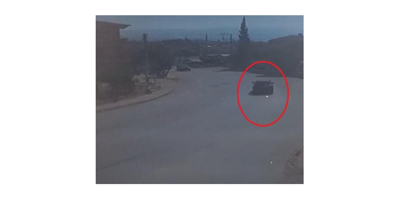 Virajı alamadı, karşı şeritten gelen cipe böyle çarptı