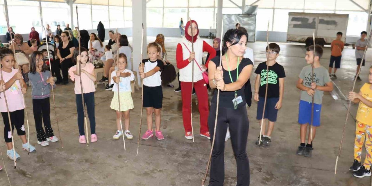 Yaz boyunca çocuklar doyasıya eğleniyor