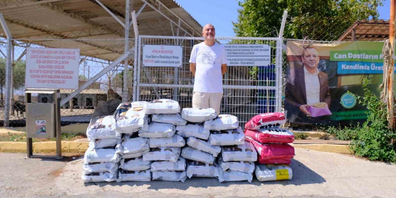 Sergisinin gelirini can dostlara bağışladı