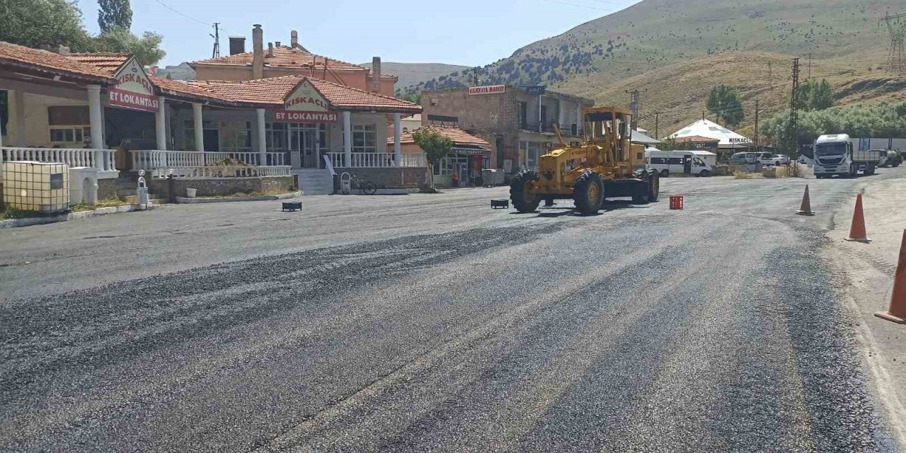 Büyükşehirden Kırsalda Asfalt Çalışması