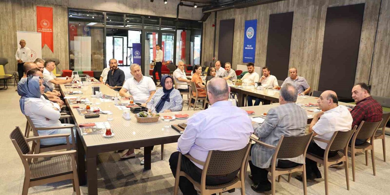 Esnaf buluşmaları kaldığı yerden