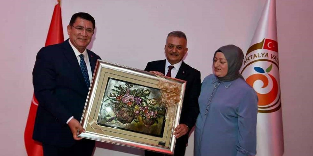 Malatya Valisi olarak atanan Ersin Yazıcı protokolle vedalaştı