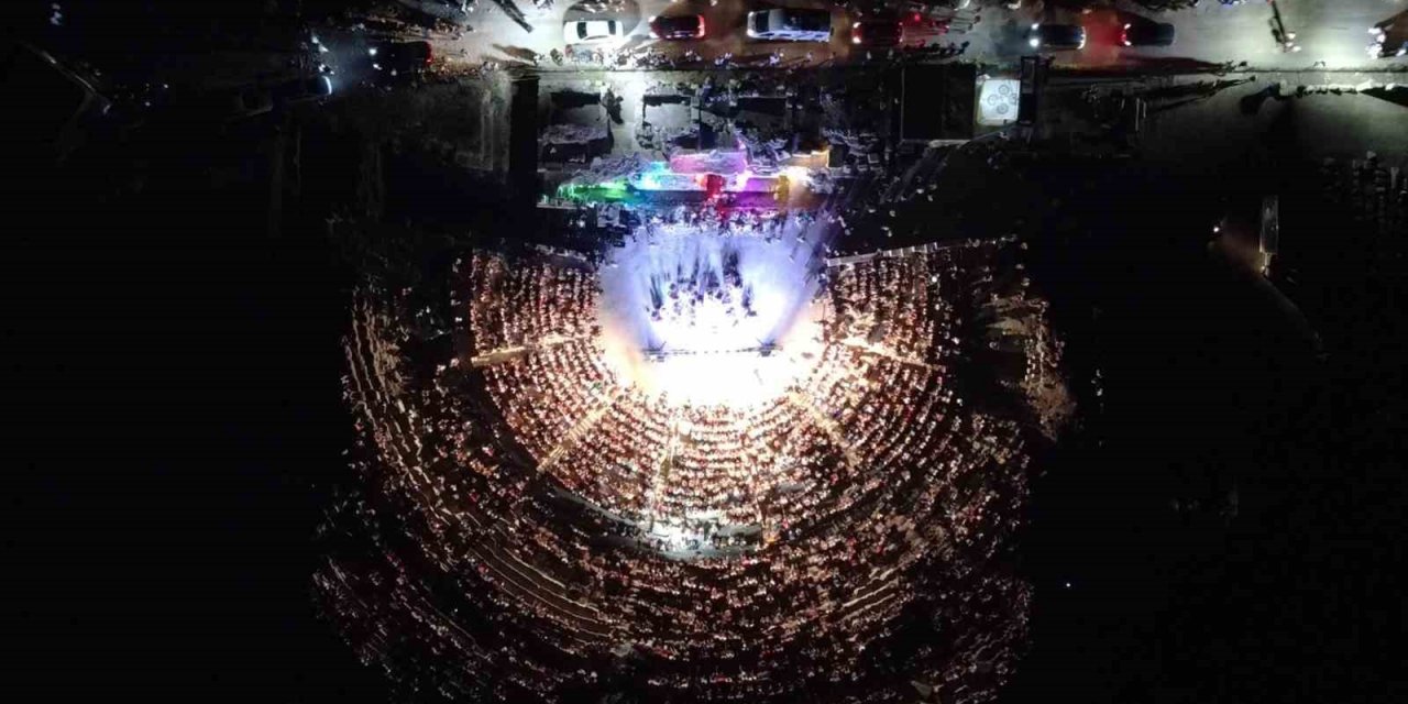 Tarihe yön veren şehirde müzik ve görsel şölen