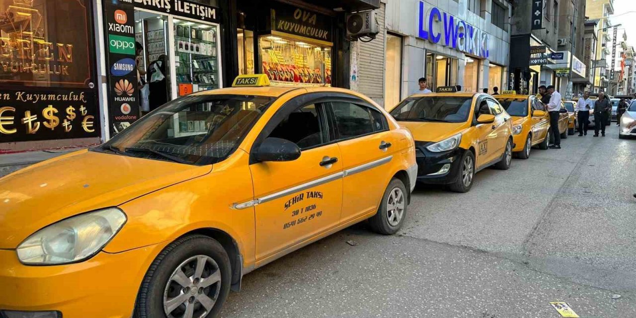 Yüksekova’da ticari taksi ücretlerine zam