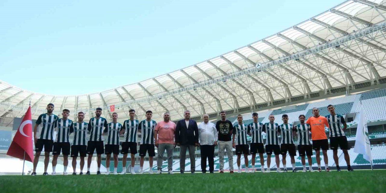 Giresunspor’dan imza şov