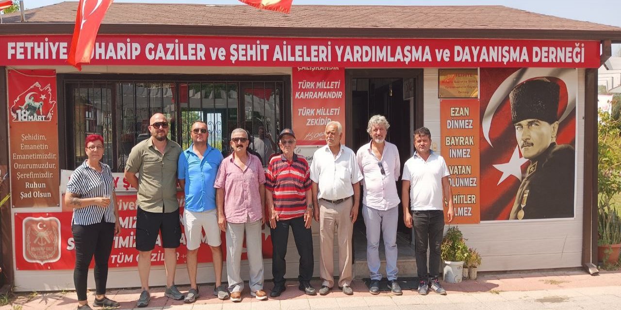 Fethiye’de Gaziler Derneği’nden şehitler için kar şerbeti hayrı