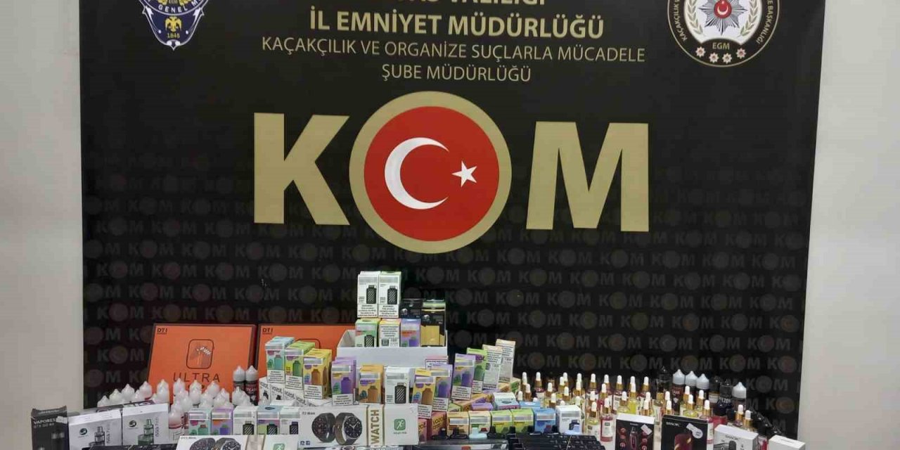 Sivas’ta kaçak elektronik sigara ve dijital saat ele geçirildi