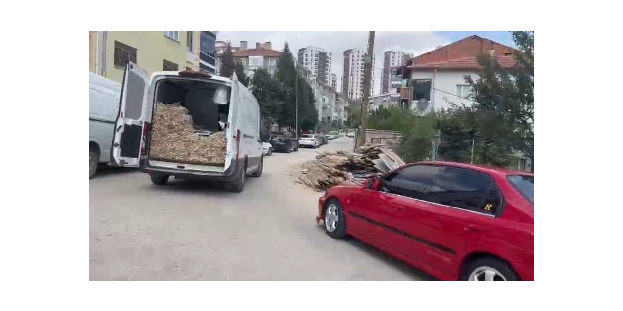 Zabıtalardan mahalle arasında seyyar satıcı operasyonu