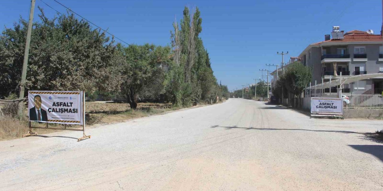 10 bin metre kanalizasyon imalatının ardından asfaltlama çalışmalarına başladı
