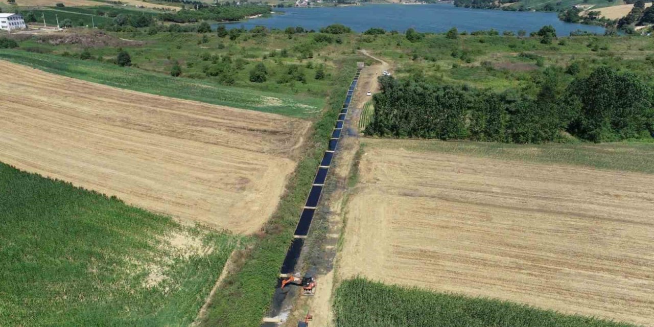 Tarımsal sulama kanalları temizleniyor