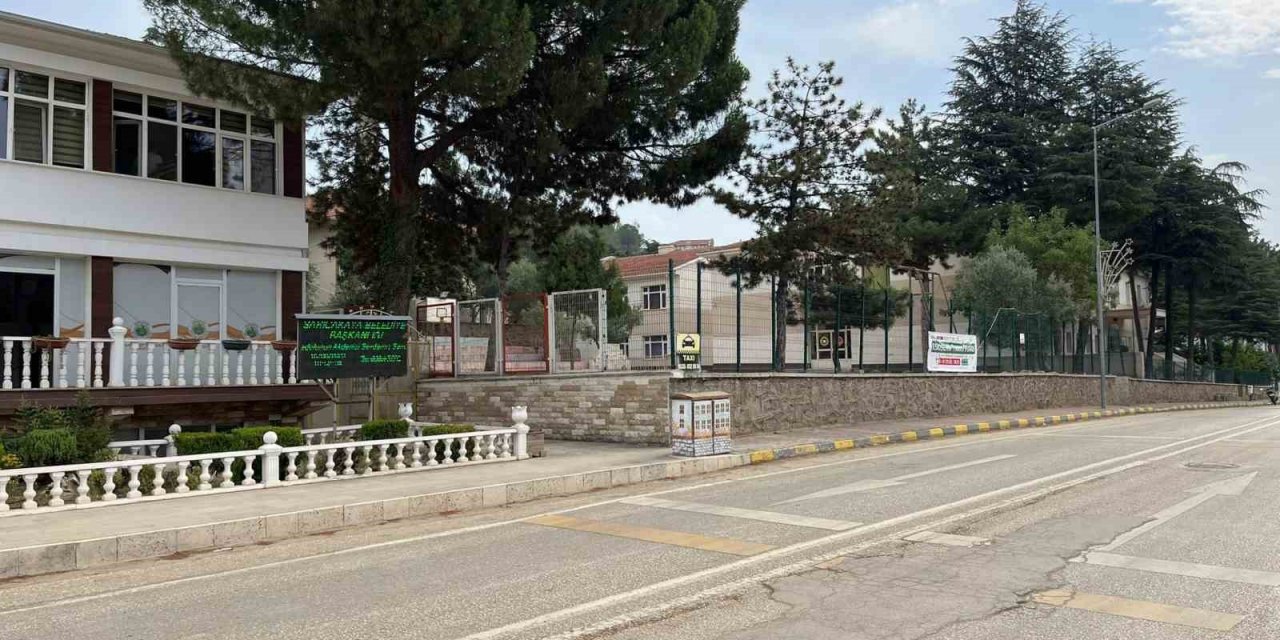 Sıcaklık rekoru kırılan Sarıcakaya adeta yanıyor