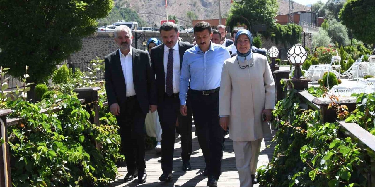 AK Partili Hamza Dağ: "Seçimden sonra dağılacaklar demiştik, un ufak oldular"