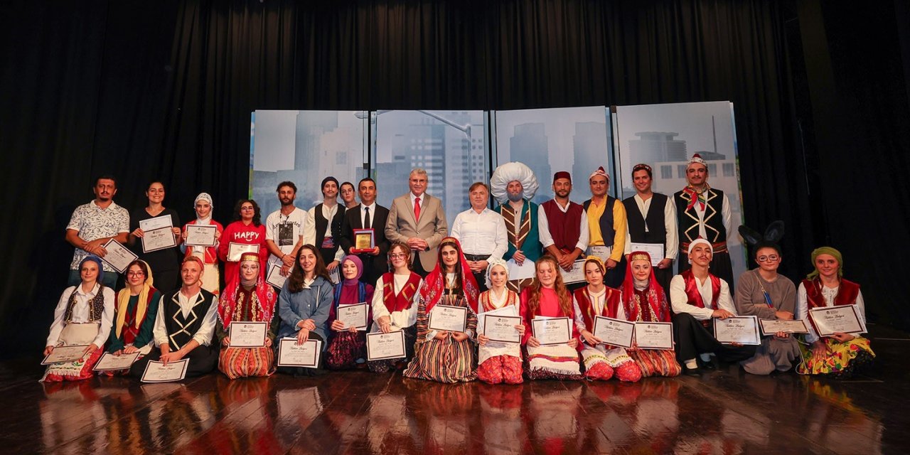 Tiyatro eğitimleri sona erdi