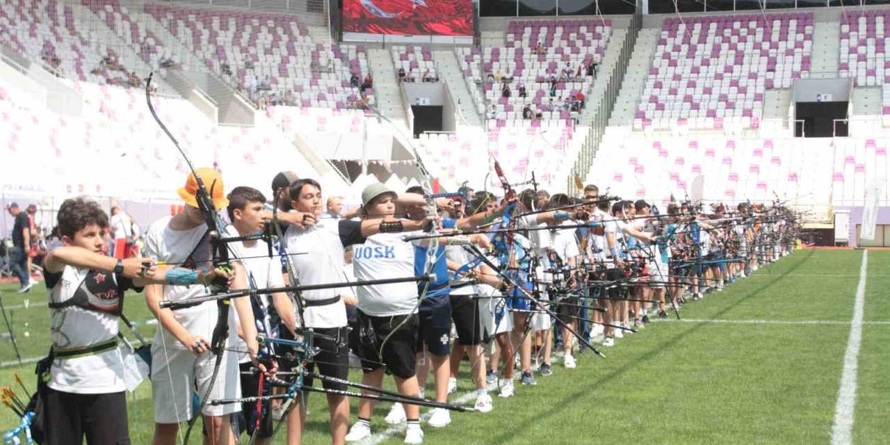 U15 Açık Hava Türkiye Okçuluk Şampiyonası Ordu’da başladı