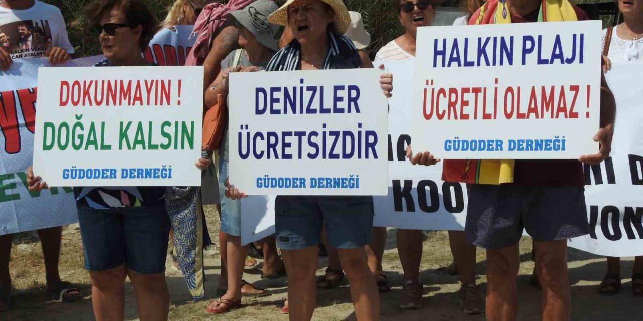 Çeşme’de sahillerin ücretli hale getirilmesine havlulu tepki sürüyor