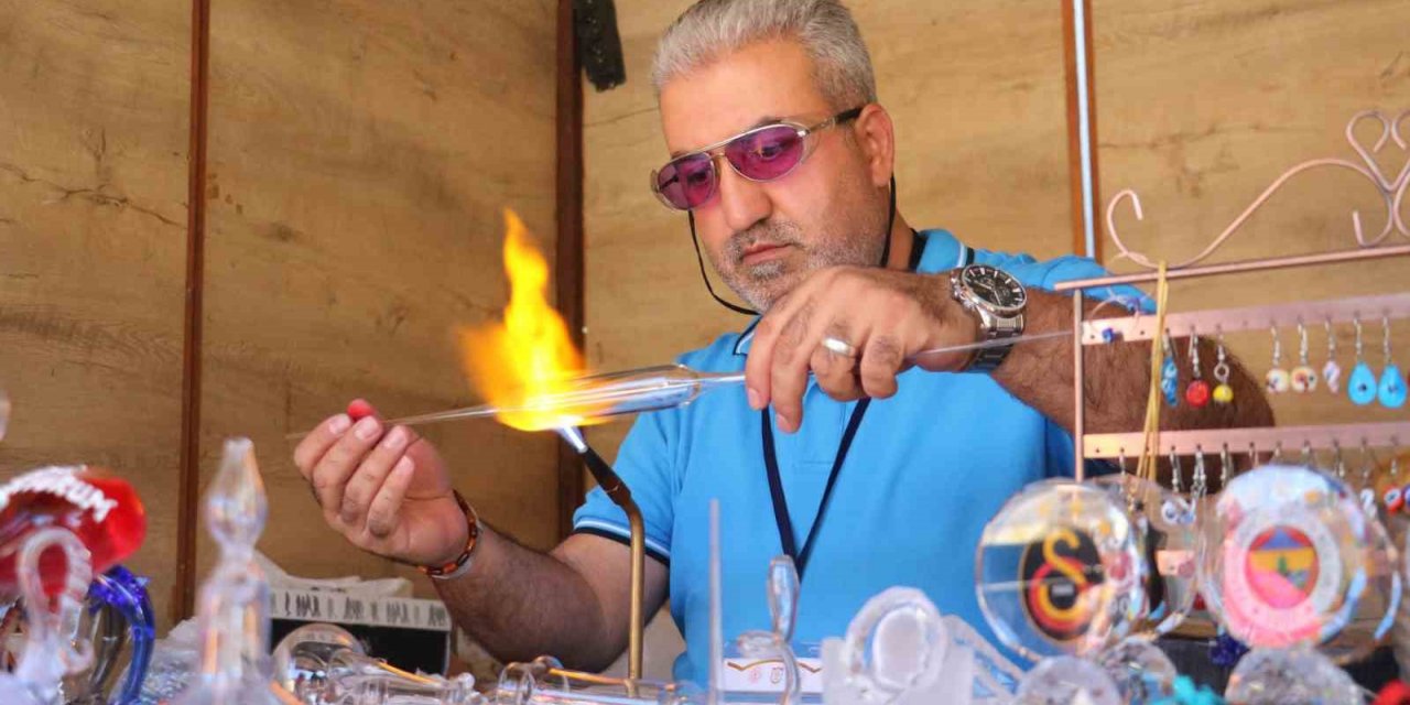 ‘Altın Eller’ Sivas’ta buluştu, el emeği göz nuru ürünler görücüye çıktı