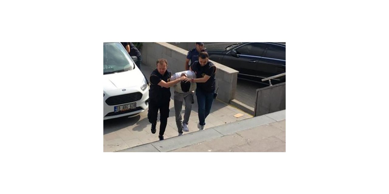 Kız arkadaşını süpürgenin kablosuyla boğarak öldüren zanlı adliyede