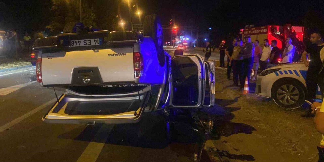 Ehliyetsiz sürücü ortalığı birbirine kattı: 2 yaralı