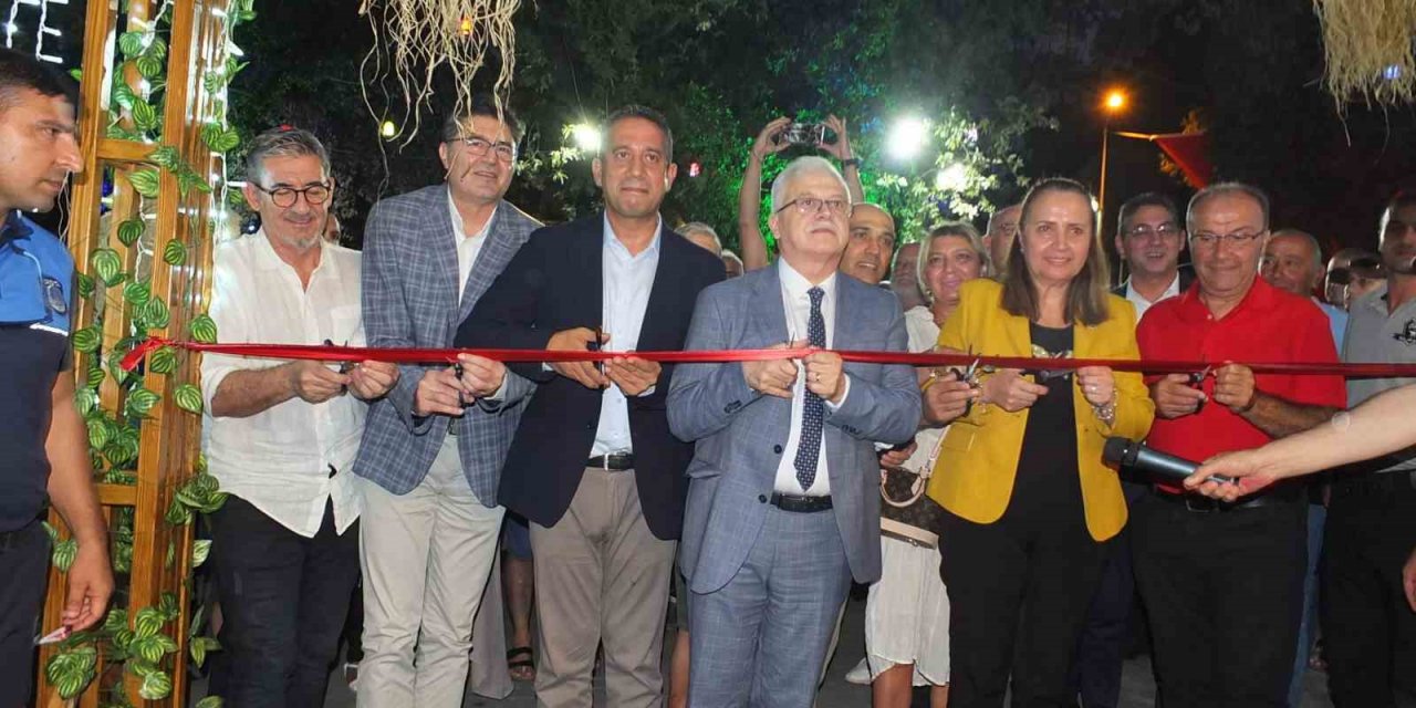 Burhaniye’de festival başladı