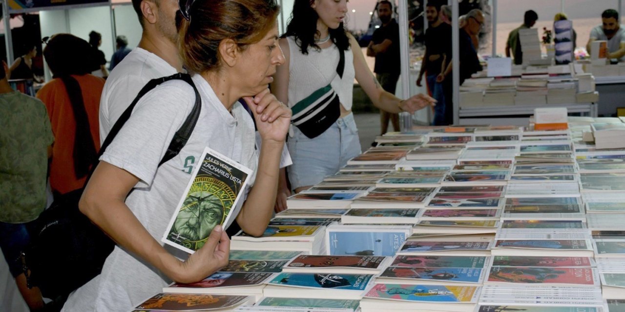 Kuşadası Kitap Fuarı 300 bin kişiyi ağırladı