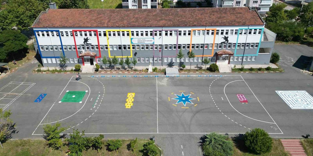 Okul bahçelerine estetik dokunuş