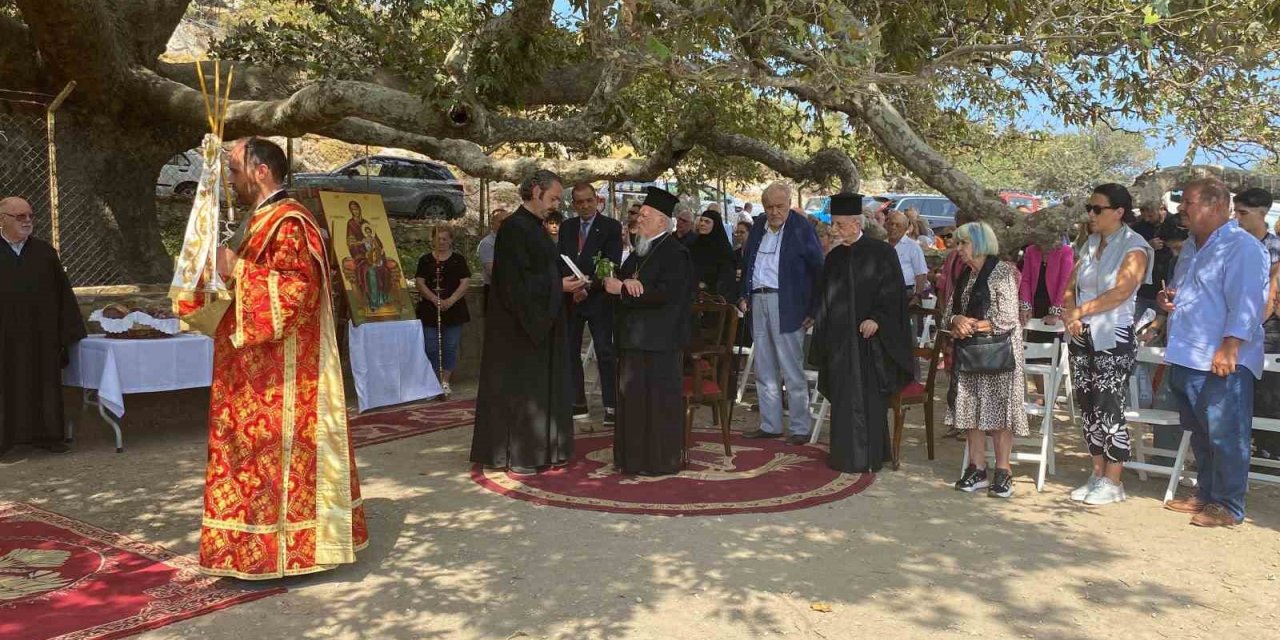 Gökçeada’da ’Meryem Ana’yı anma günü ayini’ yapıldı