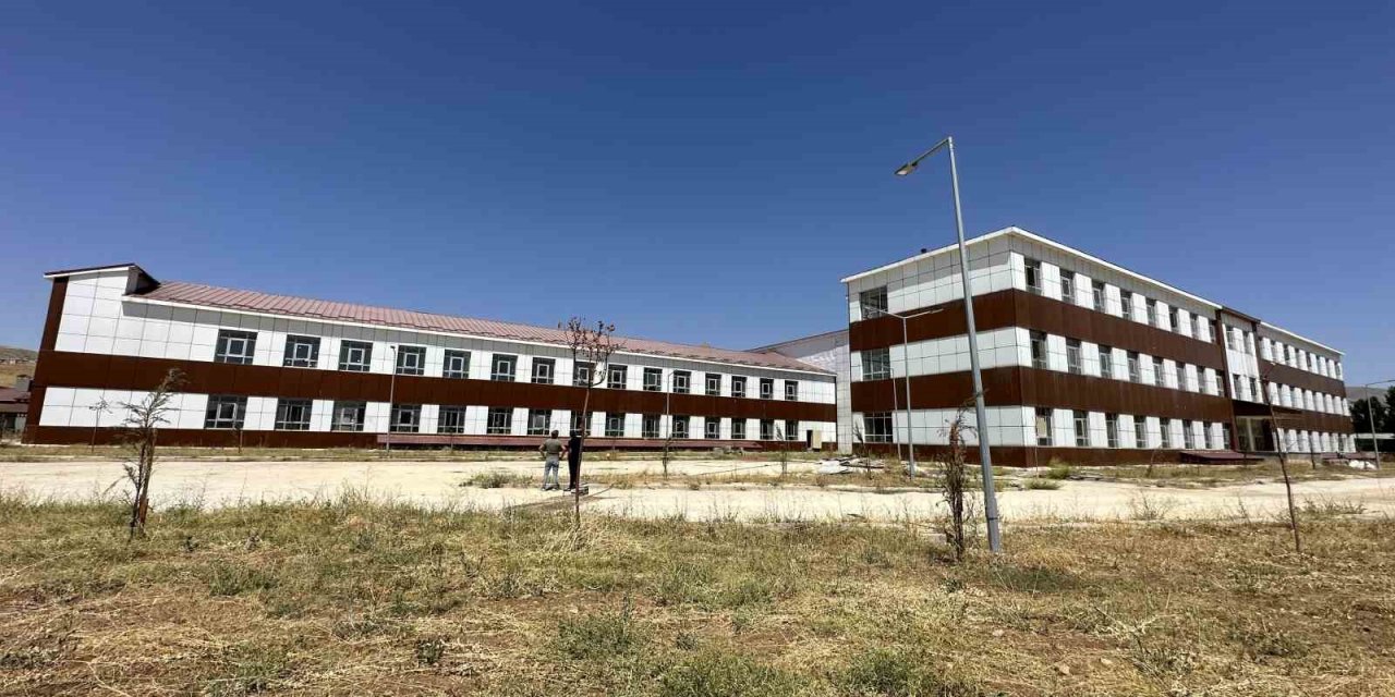 Yüksekova yeni hastanesine kavuşuyor