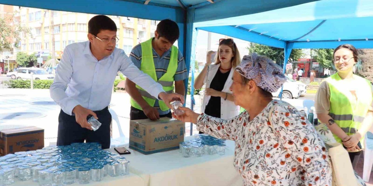 Nazilli Belediyesi ekipleri vatandaşları serinletti
