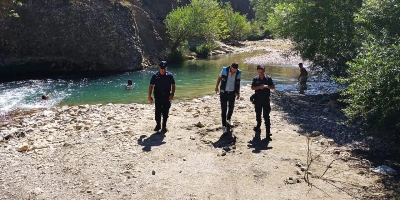 Ekosisteme zarar veren malzemeler toplandı